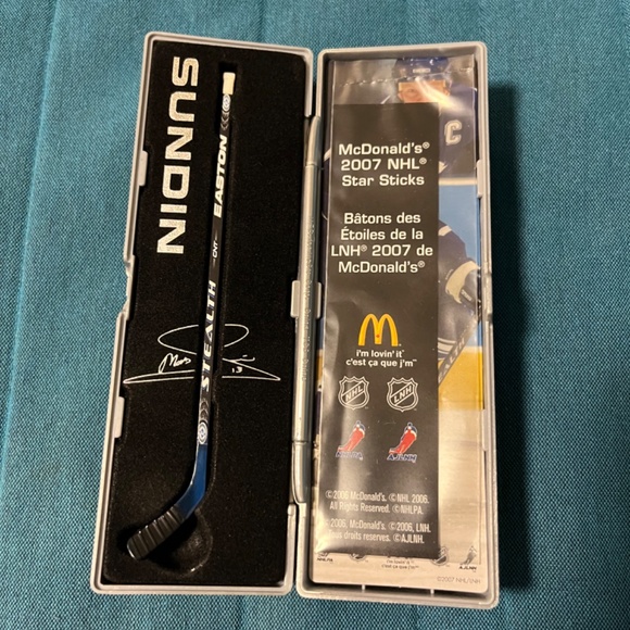 4 Mini Hockey Stick Collectibles - Picture 2 of 5